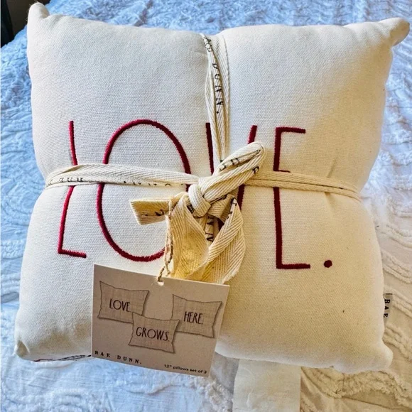 Rae Dunn “ Love Grows Here “ Pillows set of 3 - Picture 1 of 2